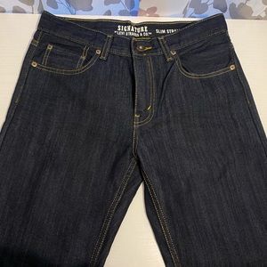 SIGNATURE By Levels Strauss & Co. Slim Straight Jeans Size W31 L32